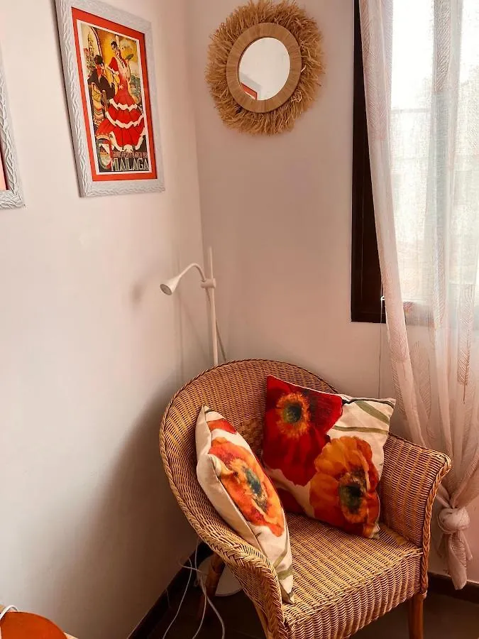 B&B Casa Louisa, Torre Del Mar- Valleniza ベレス ベッド・アンド・ブレックファスト